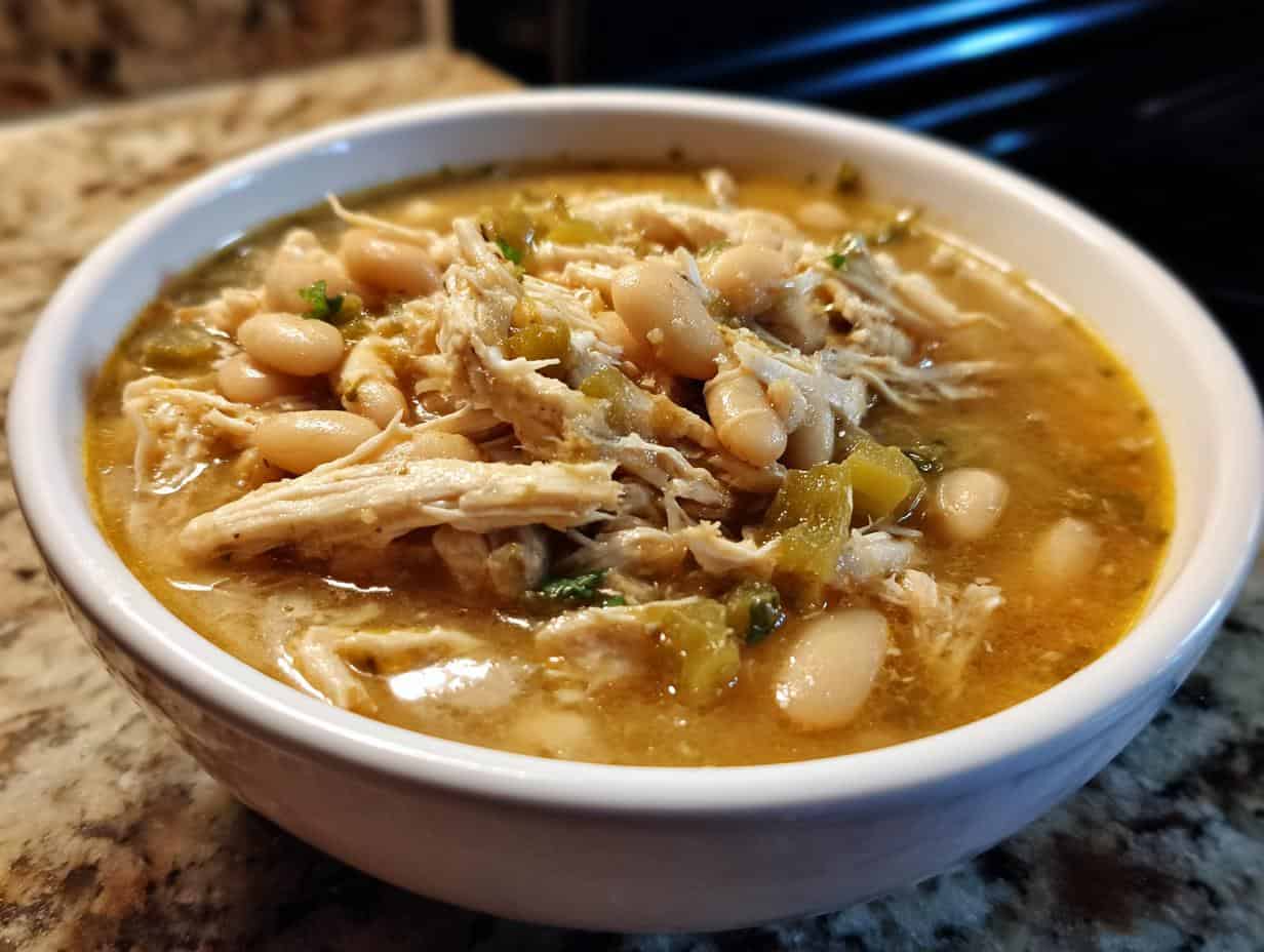 Delicious Slow Cooker Chicken and White Bean Chili: 15 Min