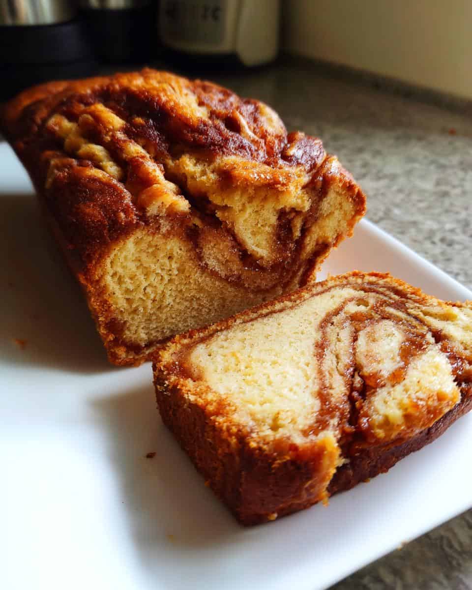 Homemade Apple Bread with Cinnamon Swirl - detail 2