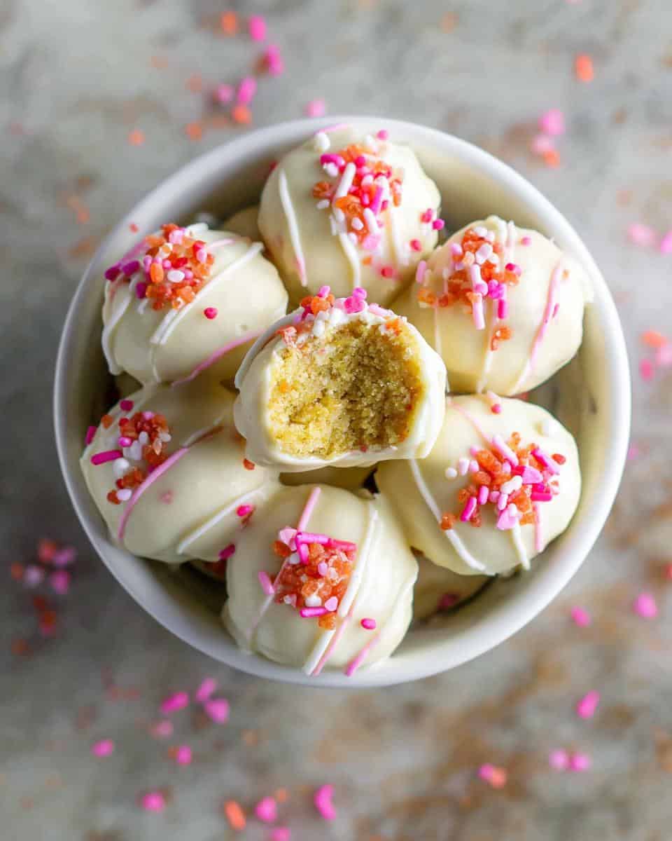 Valentine Cake Balls - detail 1