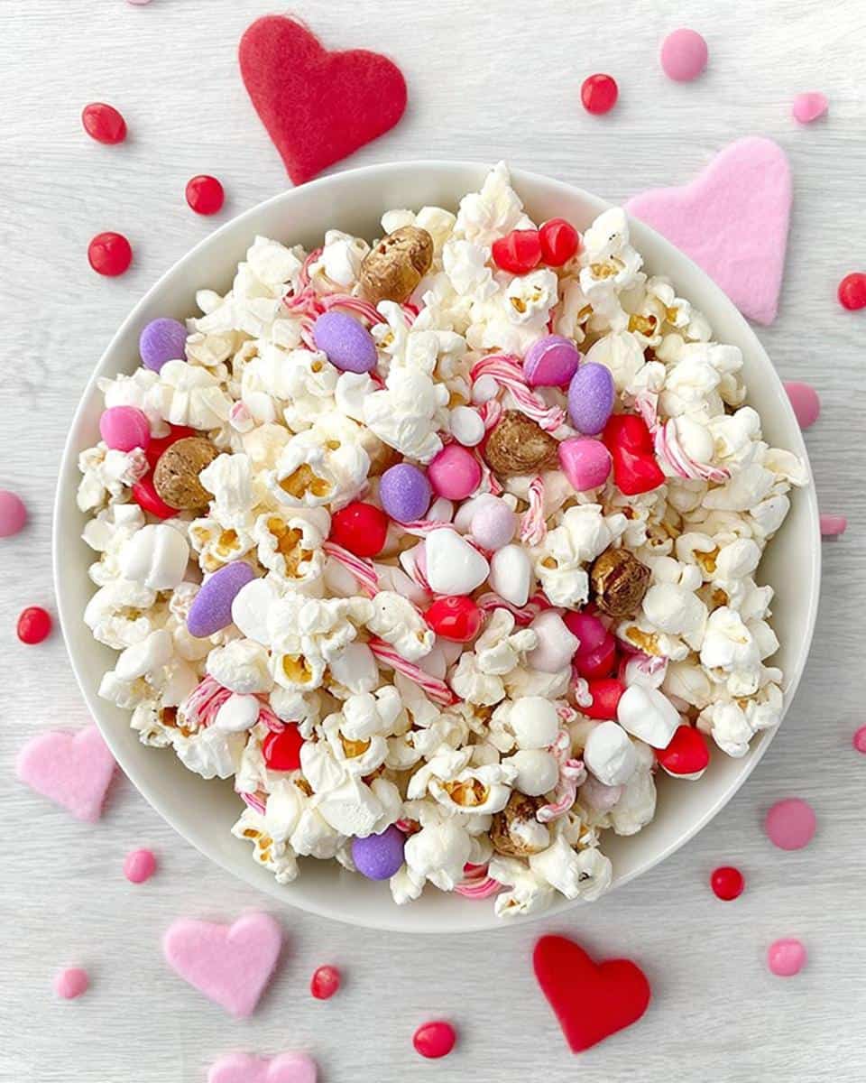 Valentine Popcorn Snack Mix - detail 1